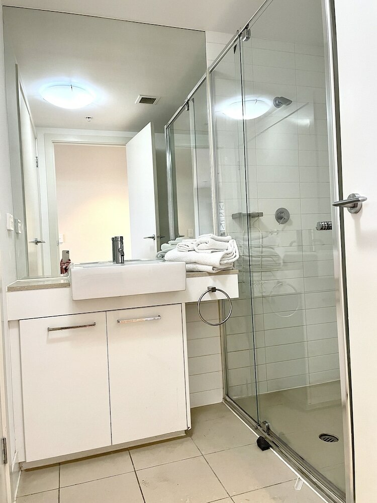 Фото Readyset Apartments Stadium South