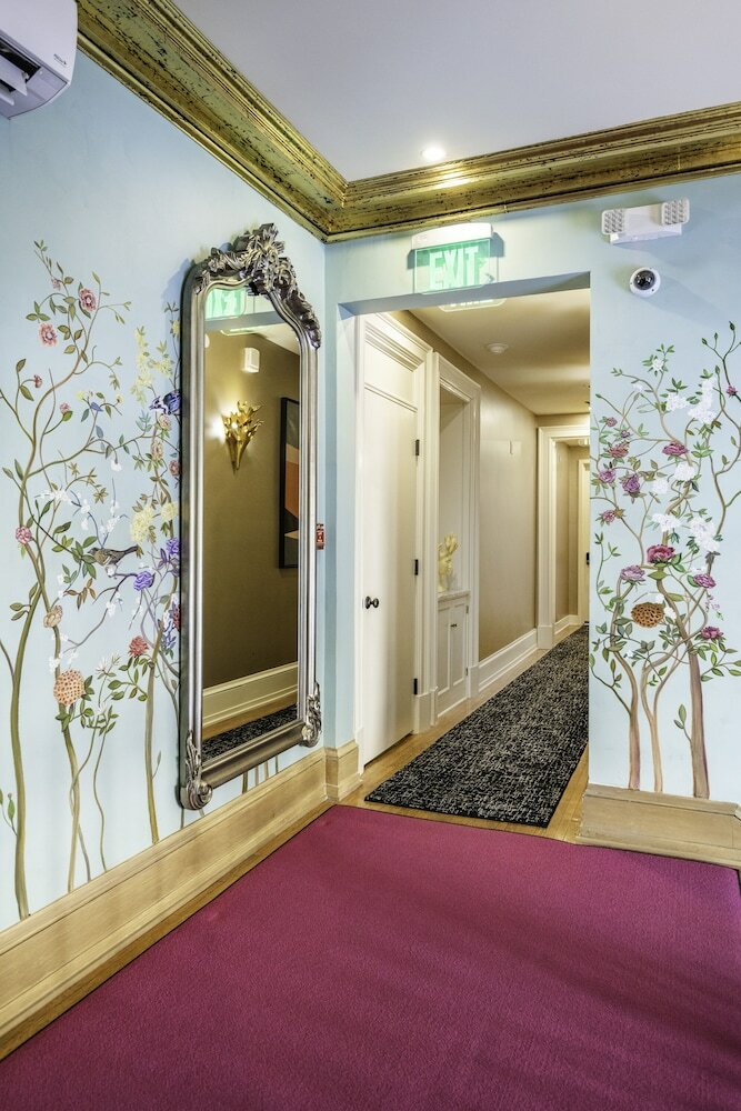 Фото The Edward Hotel