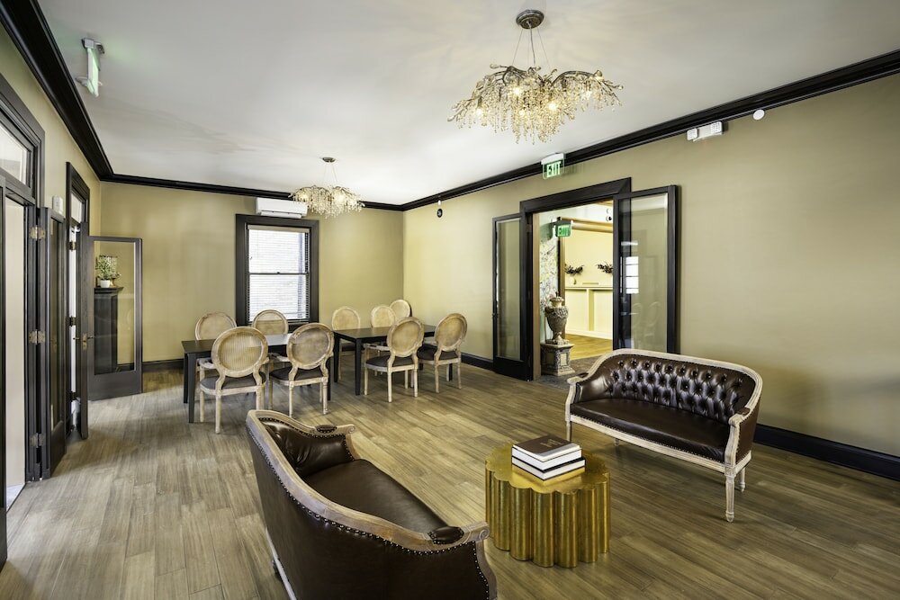 Фото The Edward Hotel