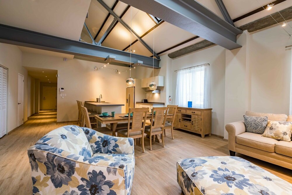 Фото The Yellow Penthouse