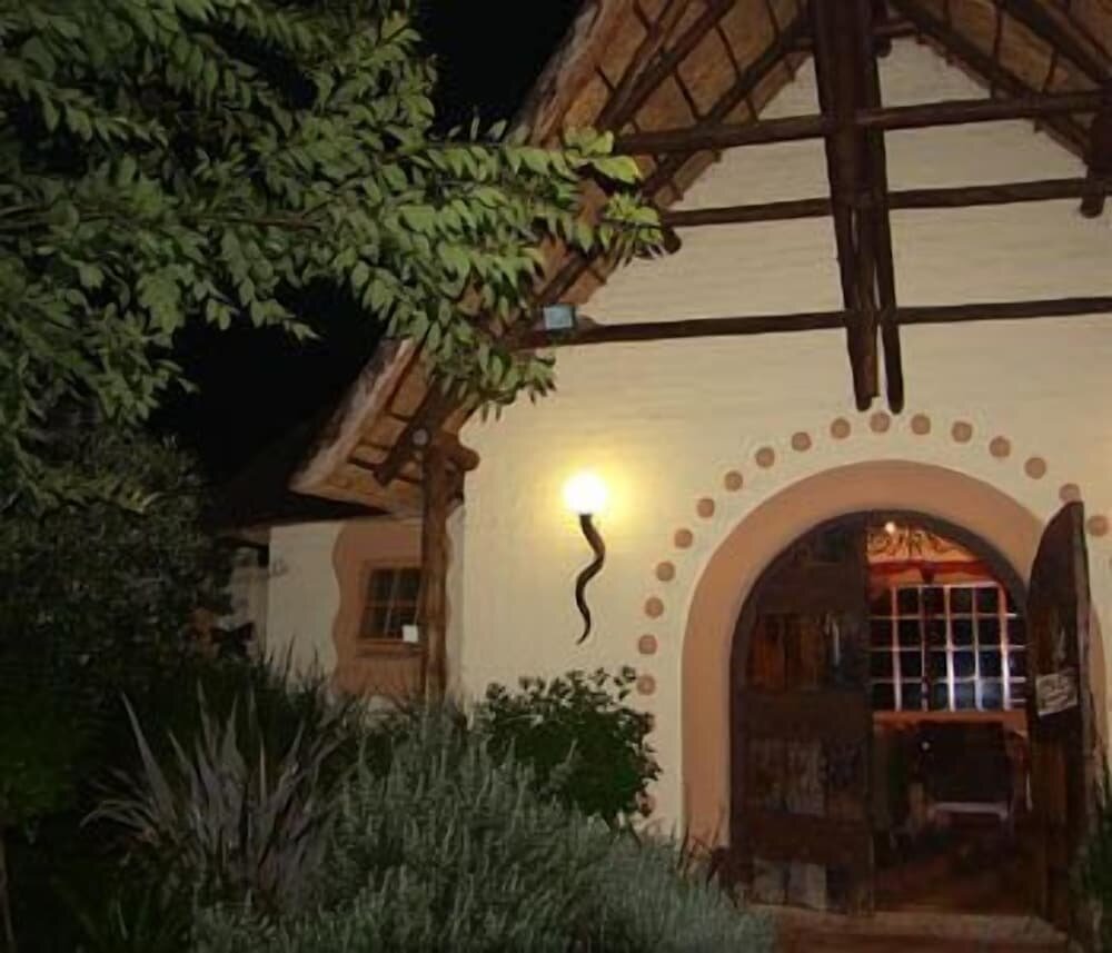 Hotel African Silhouette Guesthouse, Kempton Park, photo