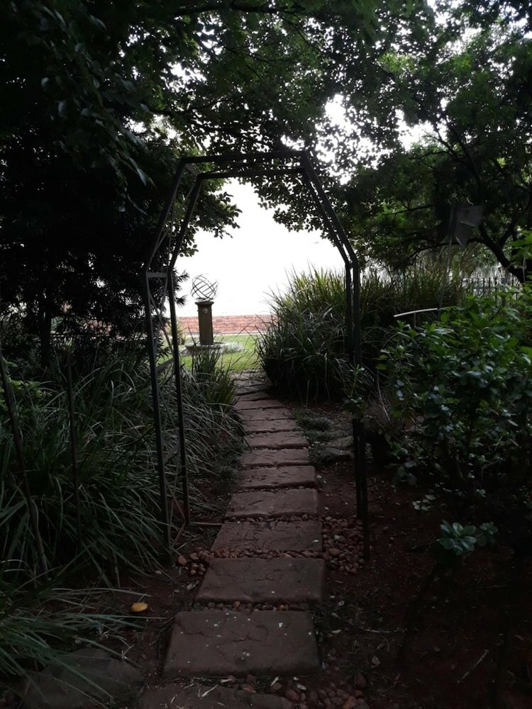 Фото African Silhouette Guesthouse