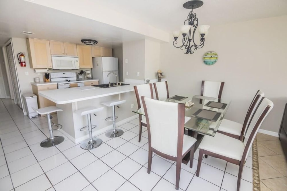 Фото Bonita's Sweetwater Club Condo