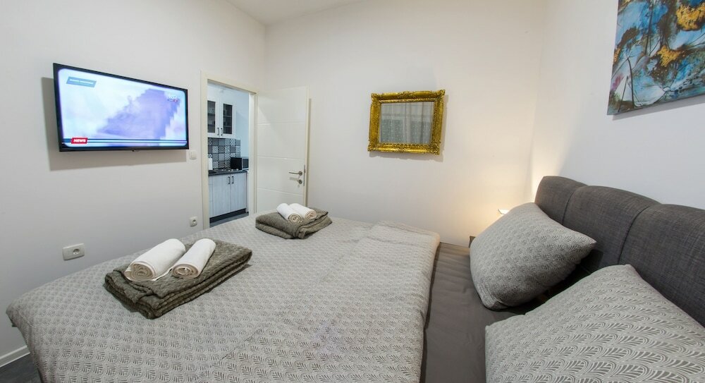 Фото Cozy apartment in Old Town with parking