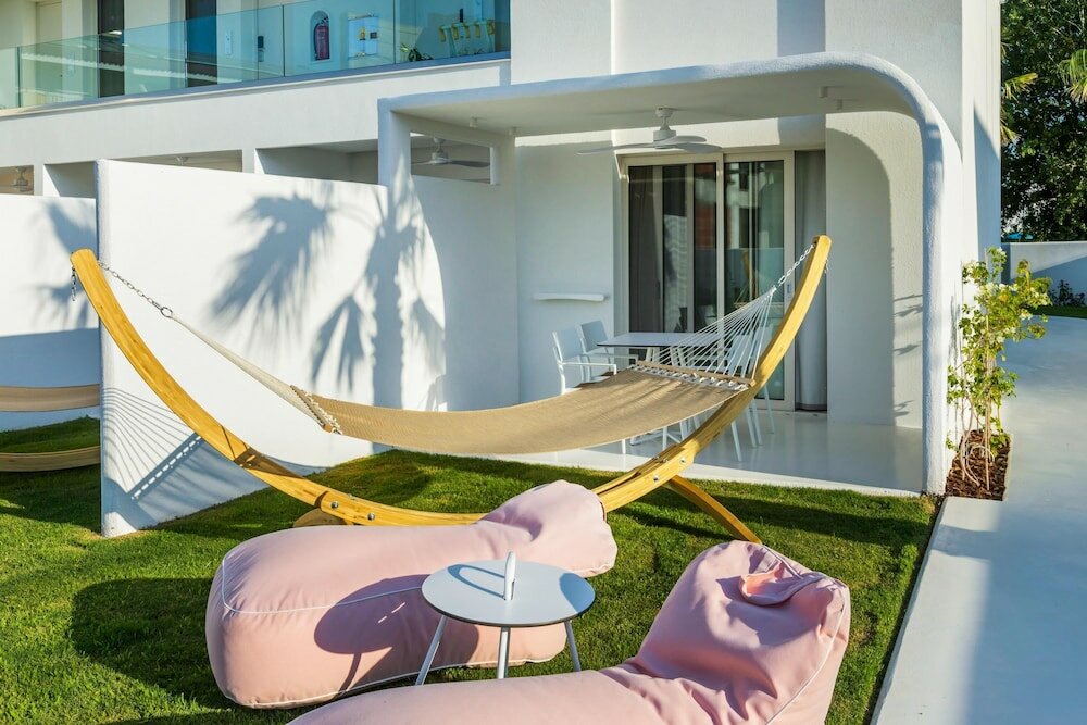 Фото Cocoons Luxury Suites & Villas