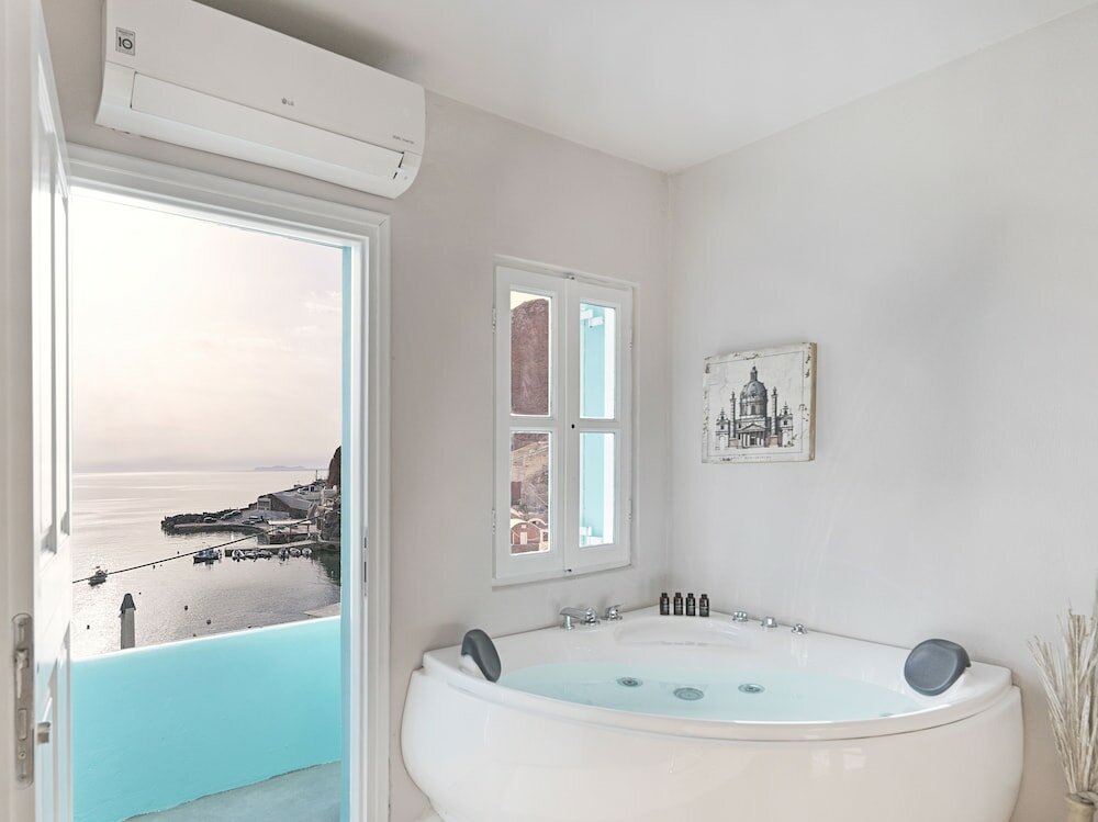 Фото Secret Gem Suites