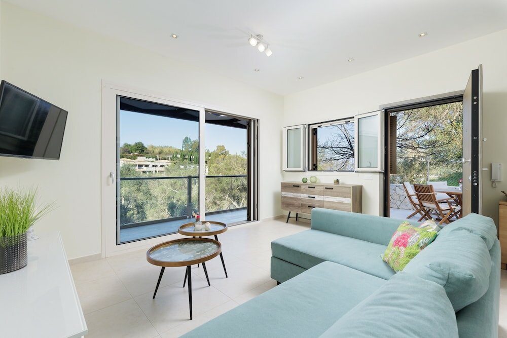 Фото Villa Breeze & Villa Coco by Konnect Avlaki Beach