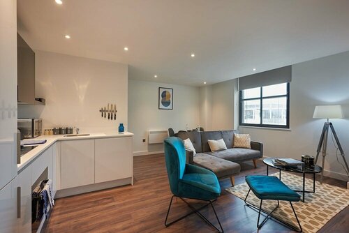 Гостиница 1br Flat With a Double Bed - New Eton House Residence Slough в Слау