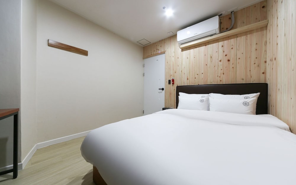 Фото Changwon Sangnam-dong Hotel The Way