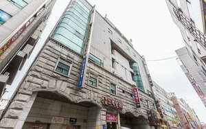 Гостиница Ansan Queens Hotel в Кунпхо