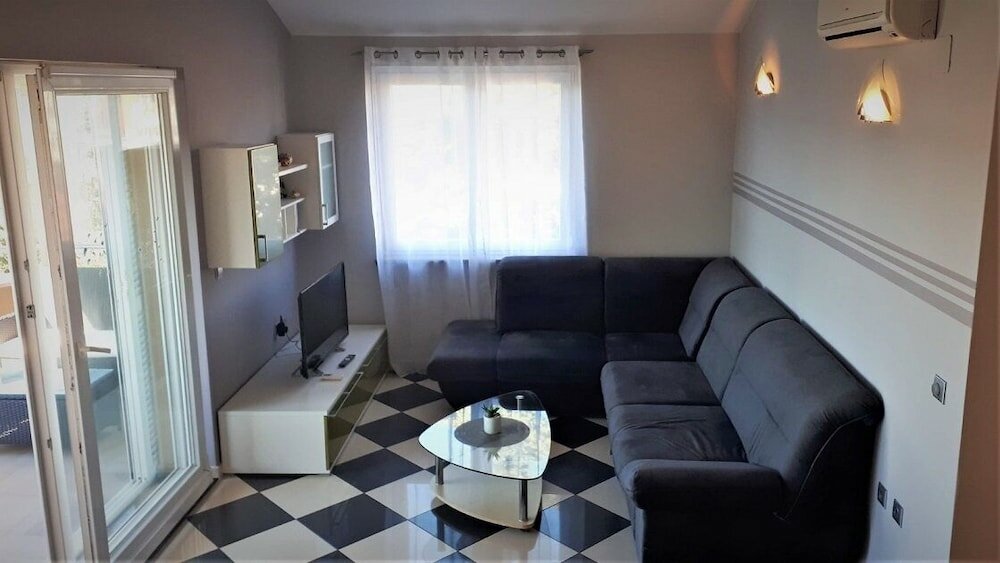 Фото Lily apartment