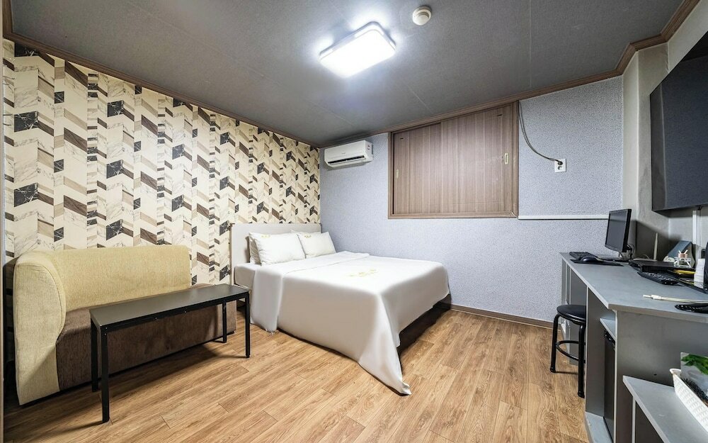 Фото Suwon Station 71st