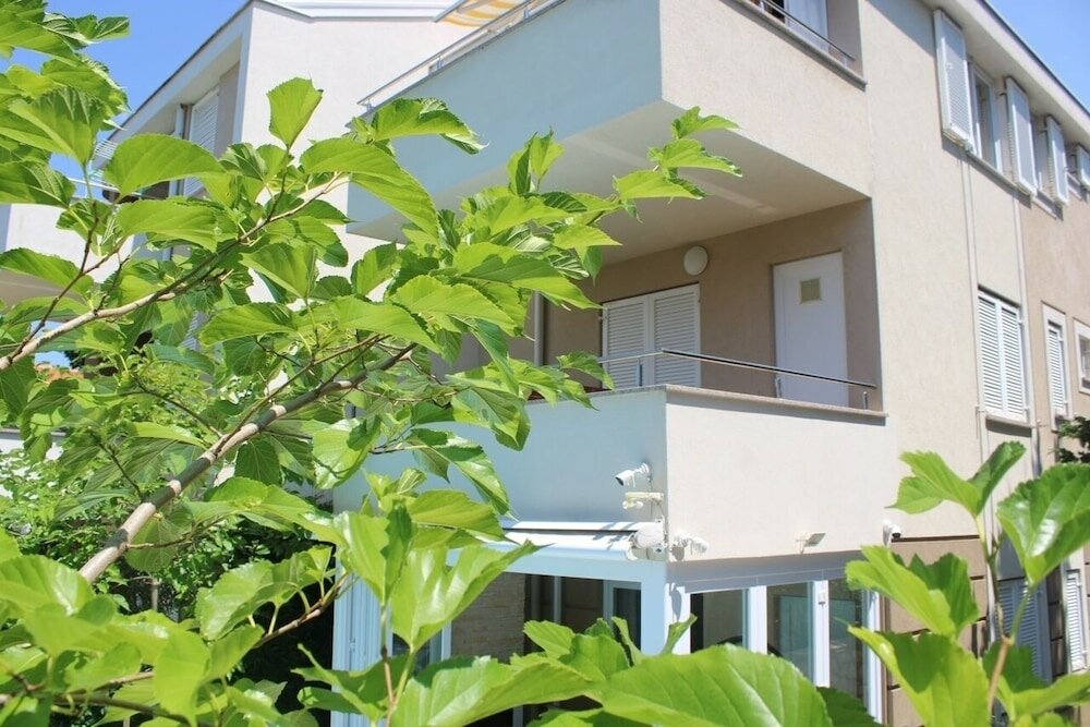 Фото Lily apartment