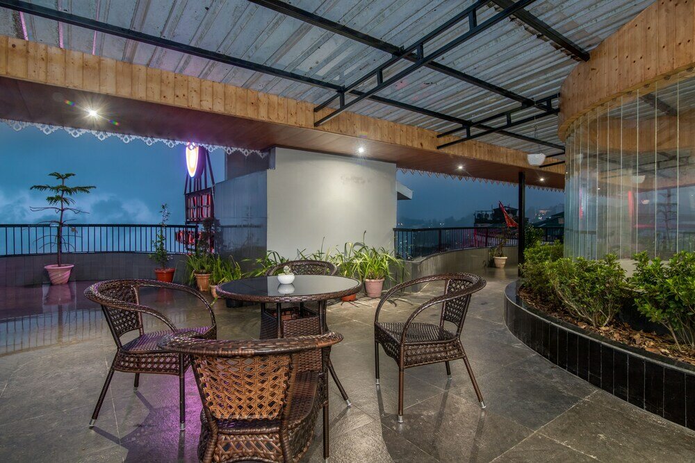 Фото Sumi Queen's Yard Rink Mall Darjeeling