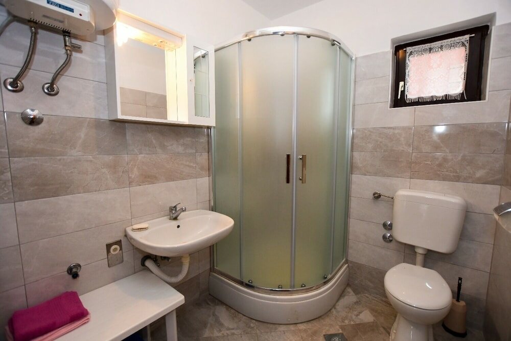 Фото Luce - Family Friendly & Parking - A2