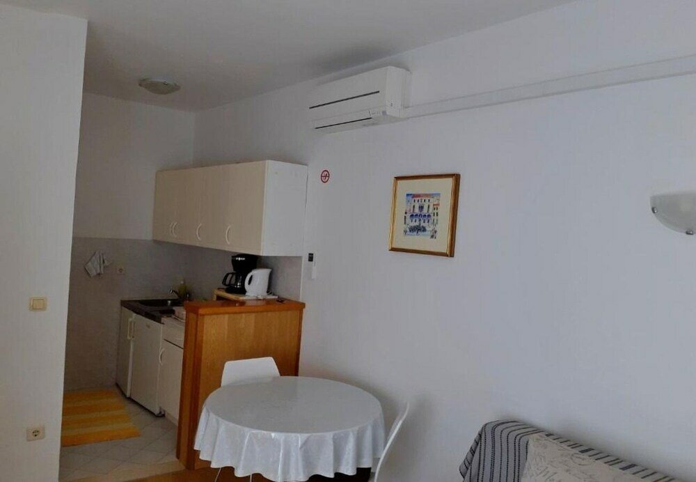 Фото Pero - Free Parking - A2