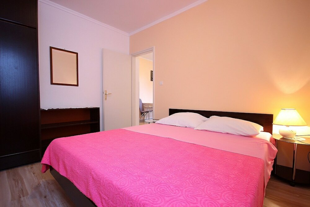 Фото Dino - Apartments With hot tub - A4