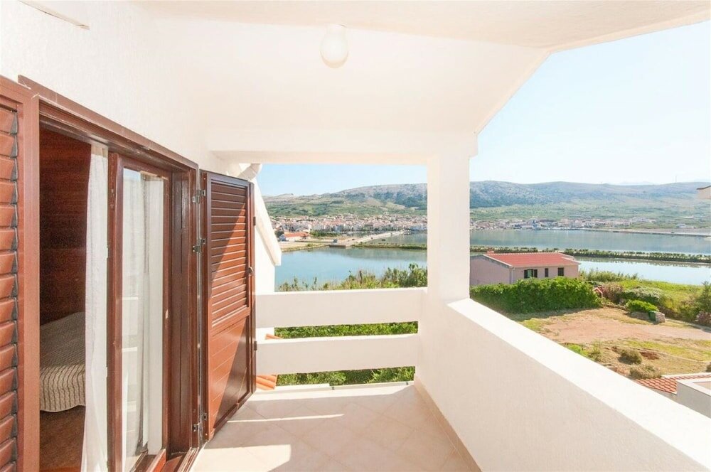 Фото Mate - Free Parking - A4