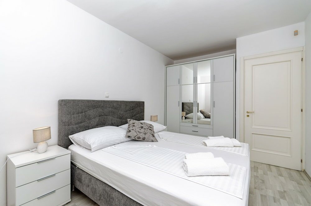 Фото Apartments Mrs Brightside