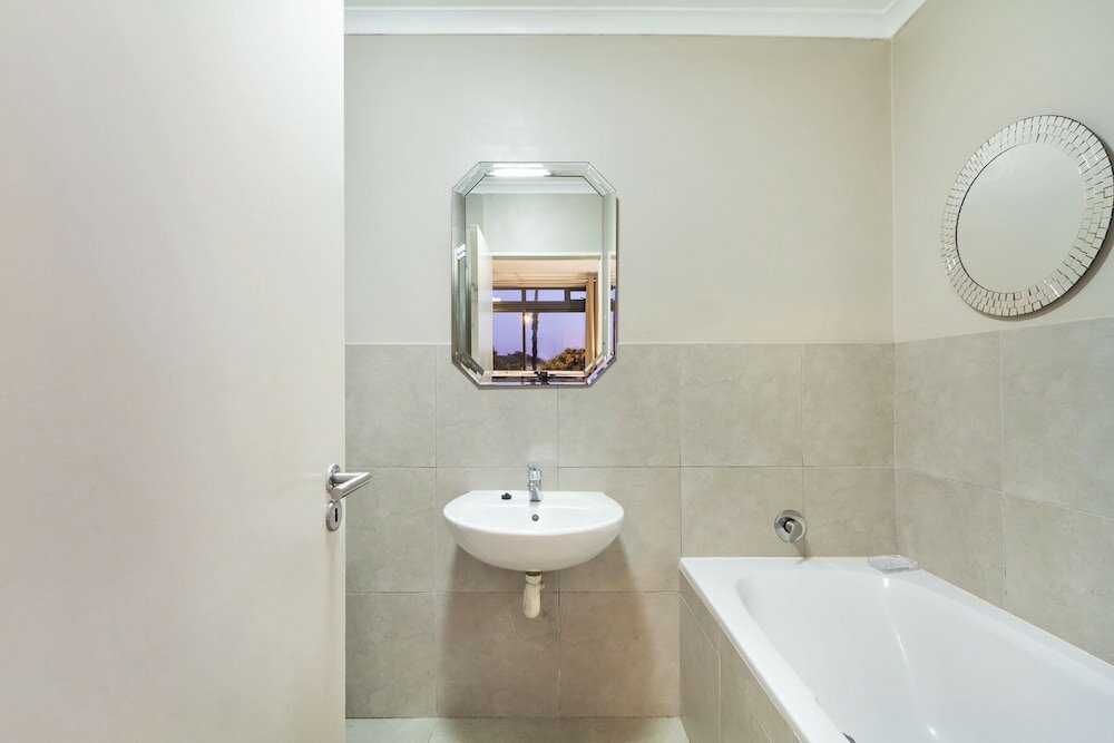 Фото Waterstone East F201