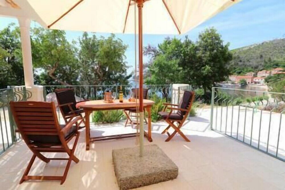 Фото Apartments Seafront Silence