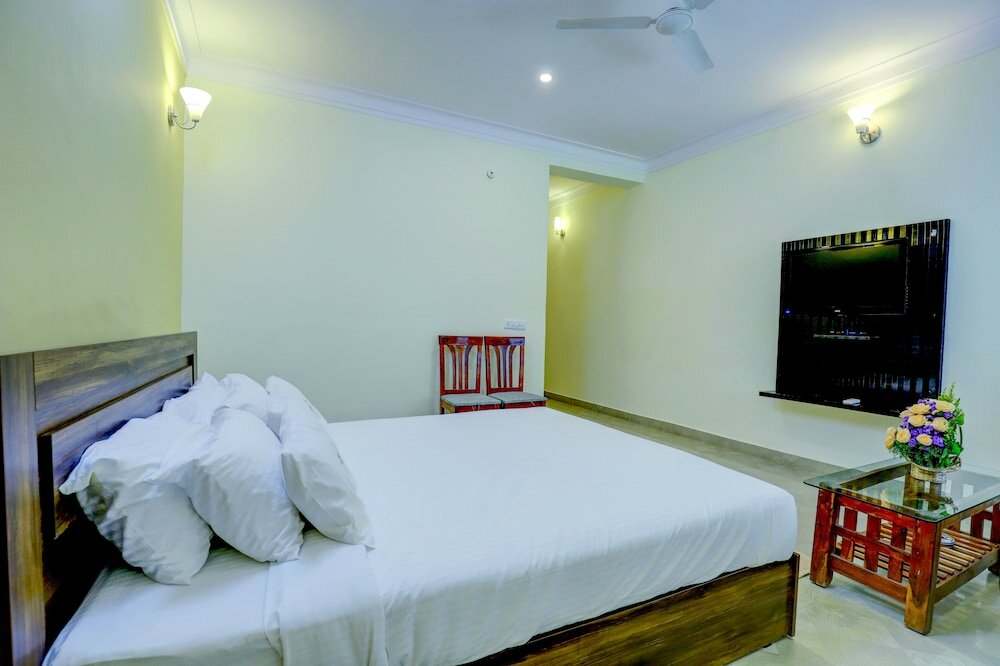 Фото Ezzenza Royal Garden Brindavan Resort