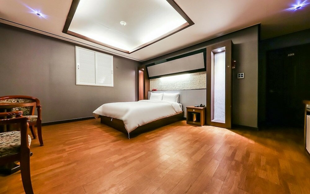 Фото Daejeon Yongjeon Sky