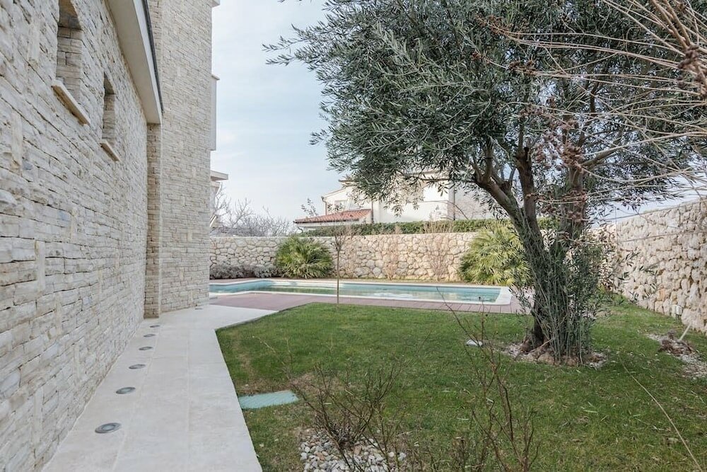 Фото Luxury Villa White Rose with the Pool