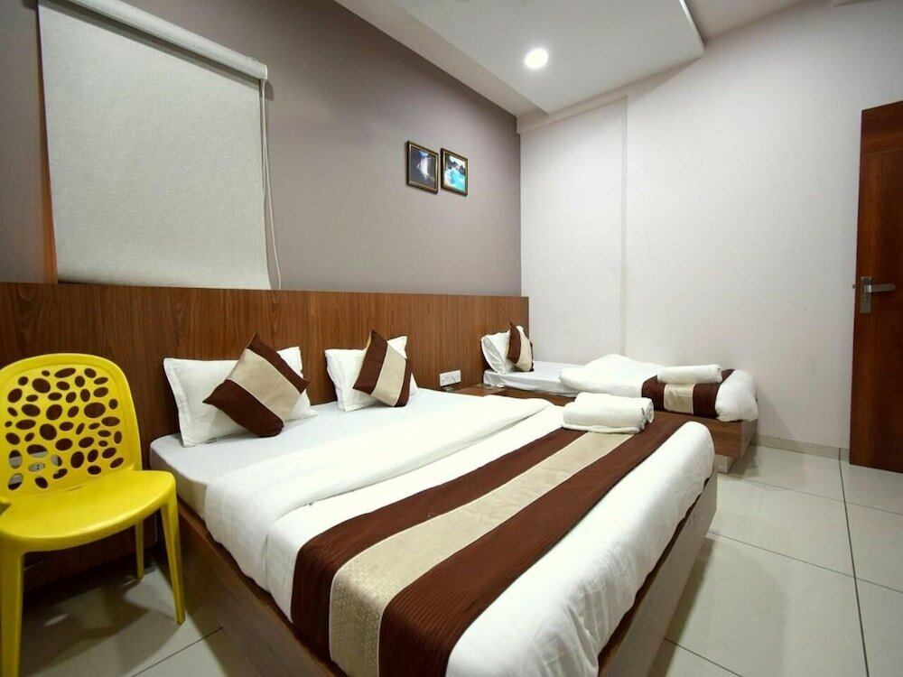 Фото Отель Embassy