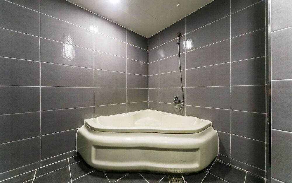 Фото Changwon Sangnamdong Hotel Jm