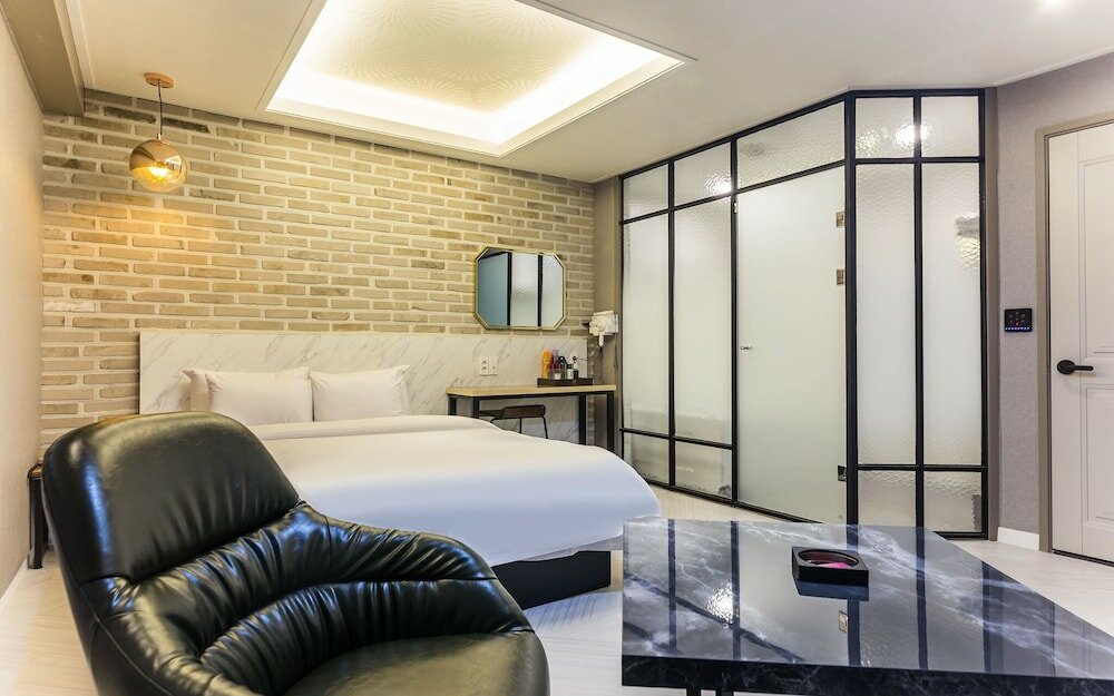 Фото Suwon City Hall Station Dean