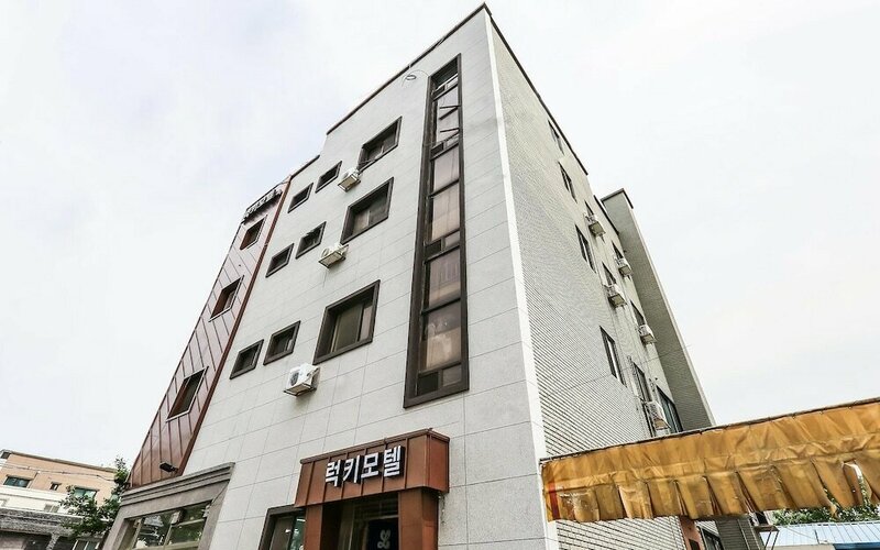 Гостиница Daejeon Yucheon Lucky в Тэджоне