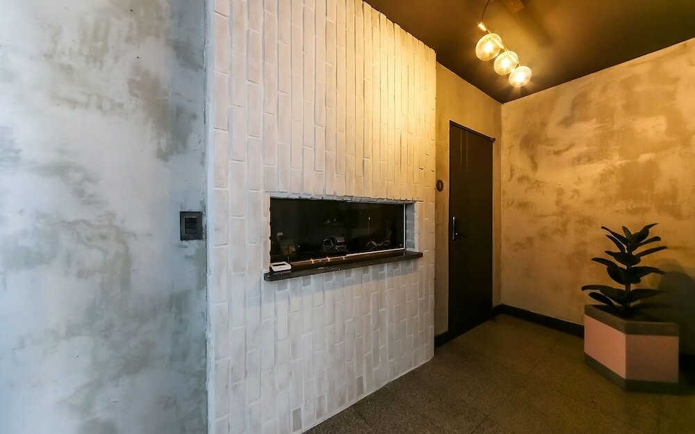 Фото Changwon Jinhae Hotel Lrui