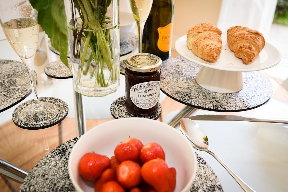 Фото Karah Suites - Harescombe House