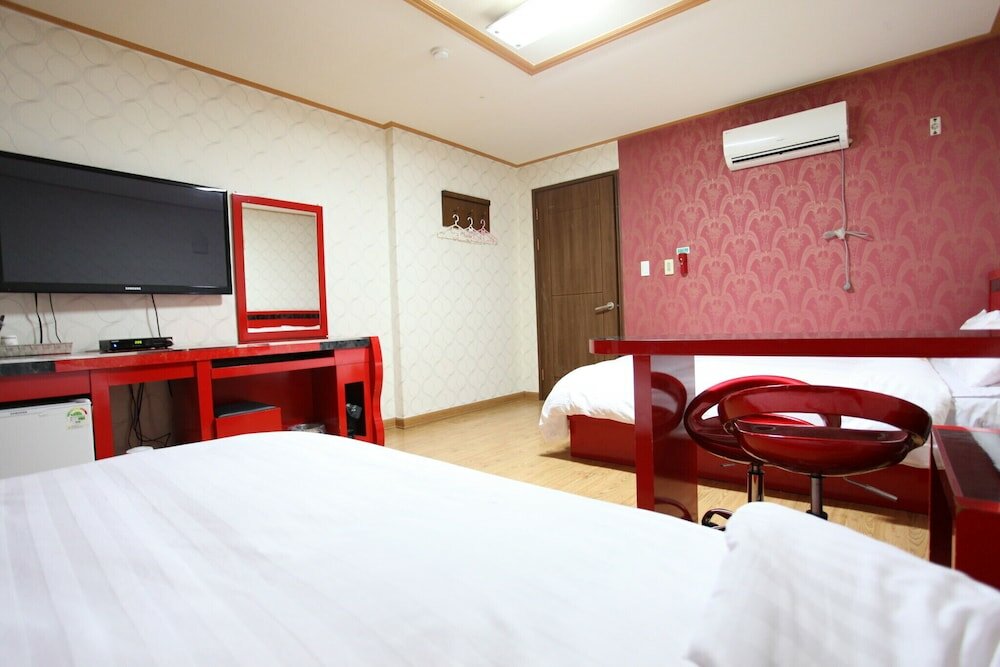 Фото Jeju Happy Hotel