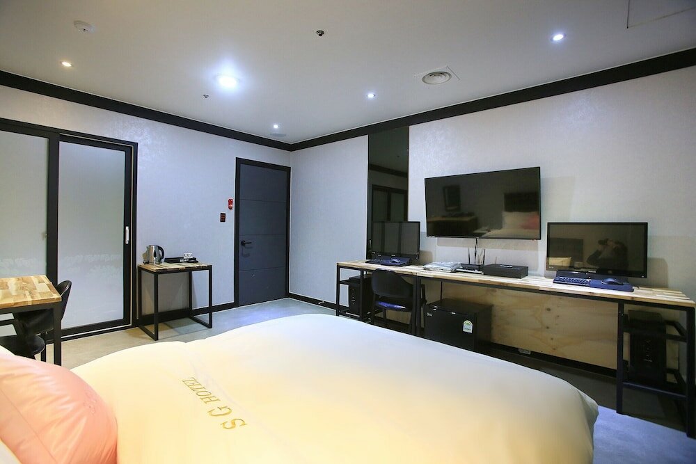 Фото Suwon Yeongtong Sg Hotel