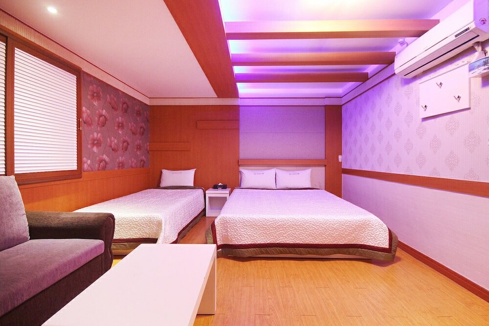 Фото Geojedo Okpo Gallery