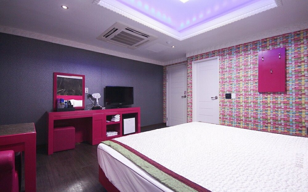 Фото Geojedo Okpo Gallery