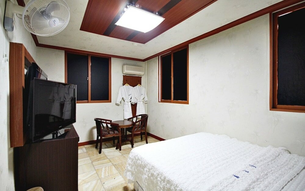 Фото Changwon Masan Hapseongdong Tong