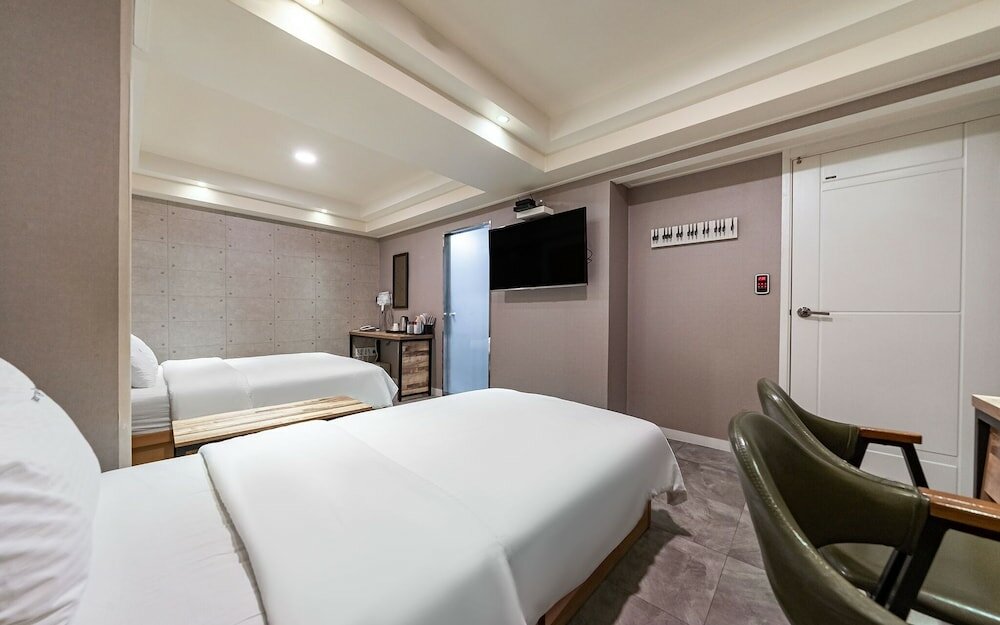 Фото Suwon First M