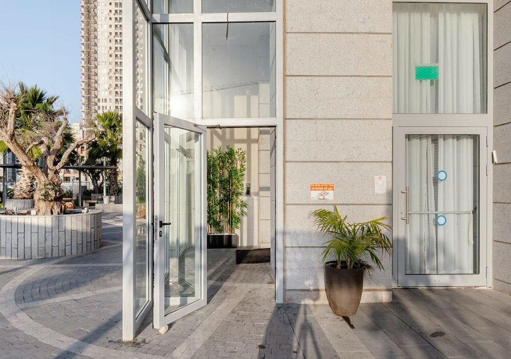 Фото Luxury Apartment Best Location Beach View