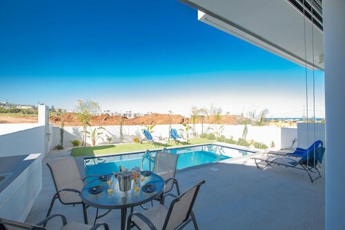Гостиница Villa Prol25, Beautiful 2bdr Protaras Villa With Pool, Close to Fig Tree Bay
