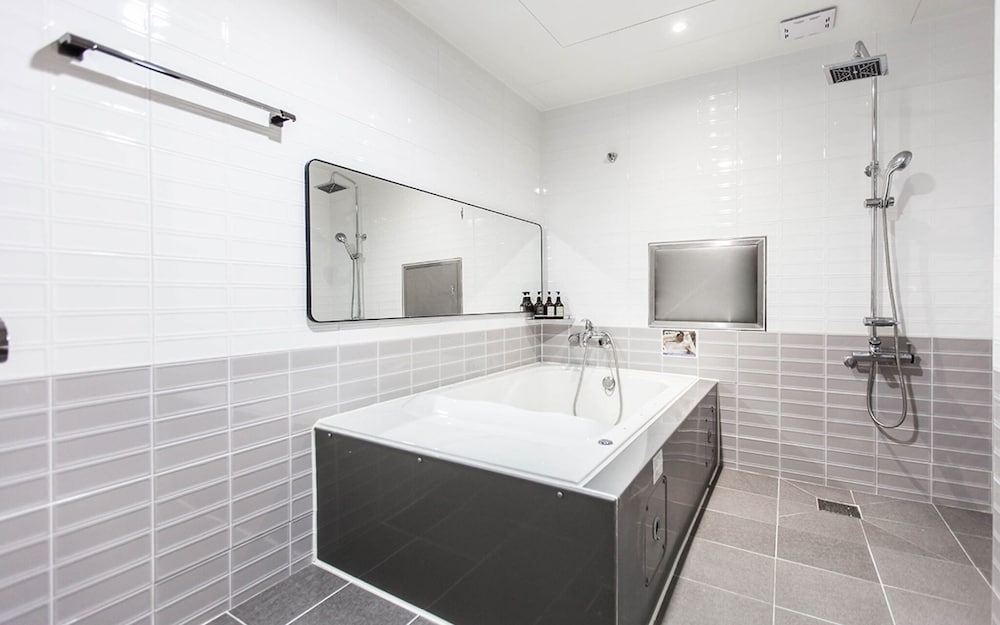 Фото Changwon Jinhae Yongwon Brown Dot Hotel