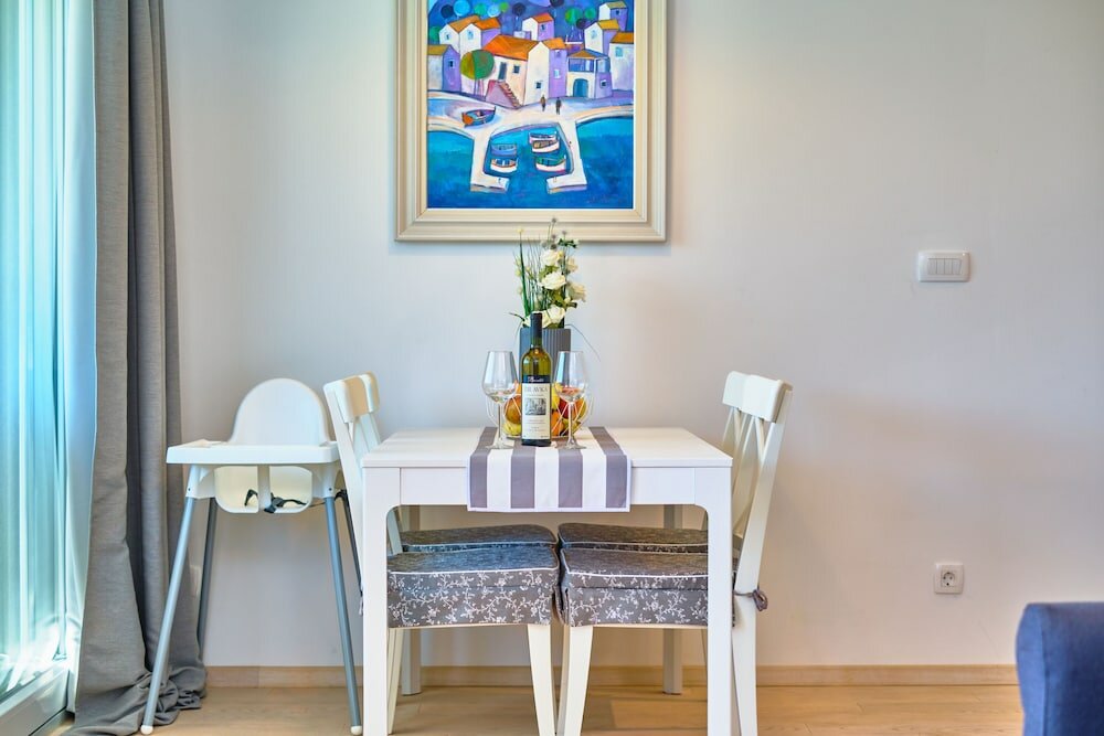 Фото Luxury Seaside Apartment