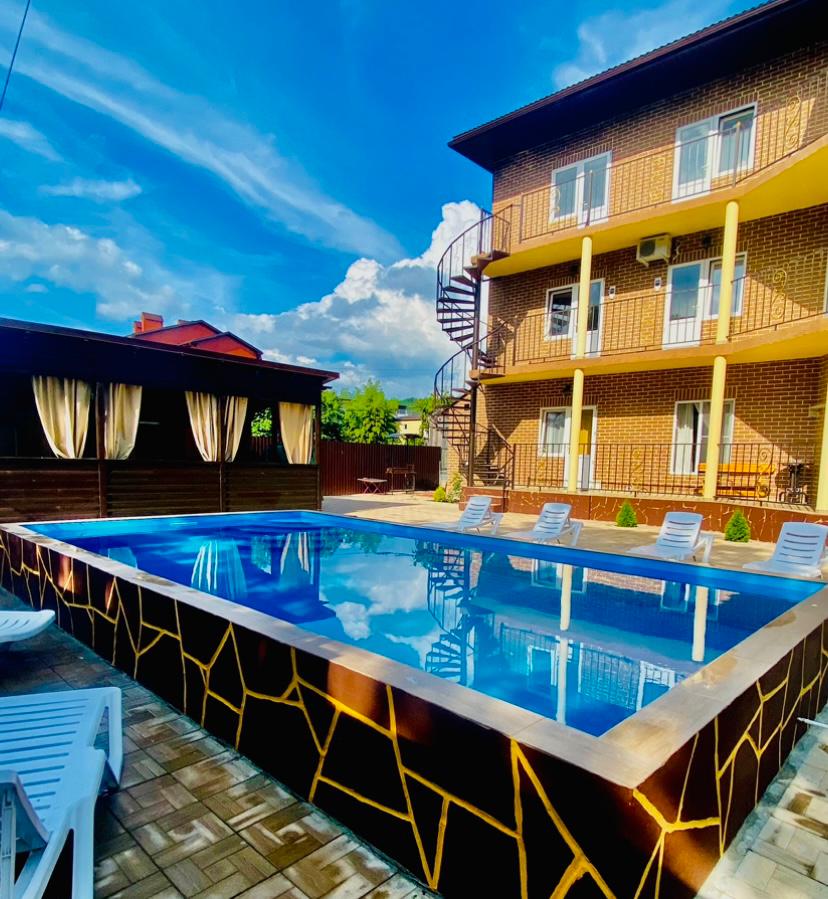 Фото отеля 1