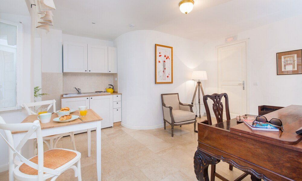 Фото Steps Old Town Apartments by Irundo