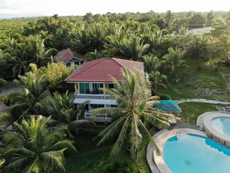 Гостиница Moalboal Beach Resort