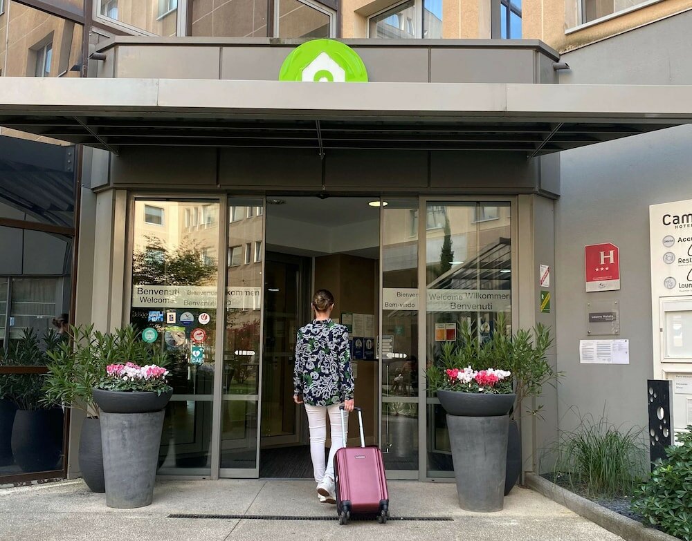 Фото Campanile Lyon Centre - Gare Part Dieu