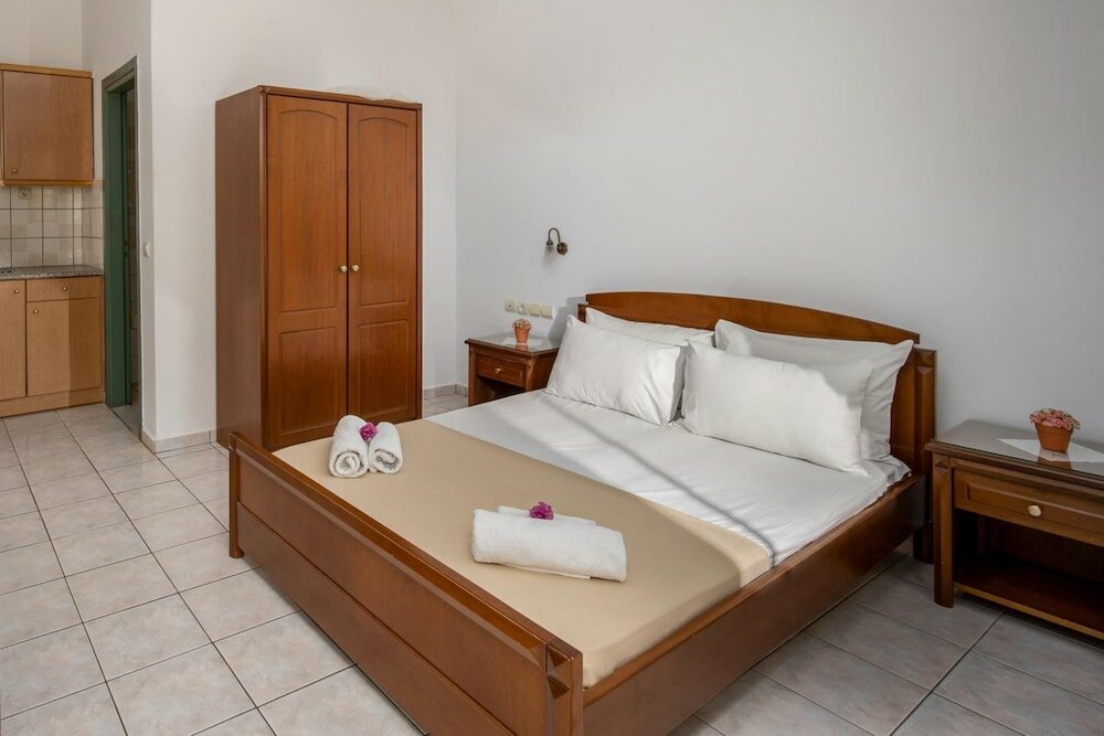 Фото Astir Studios