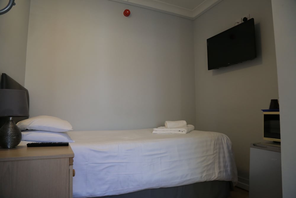 Фото Debden Guest House